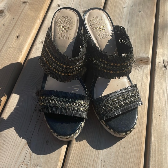 Like new gold and black Vince Camuto espadrilles - Picture 2 of 8
